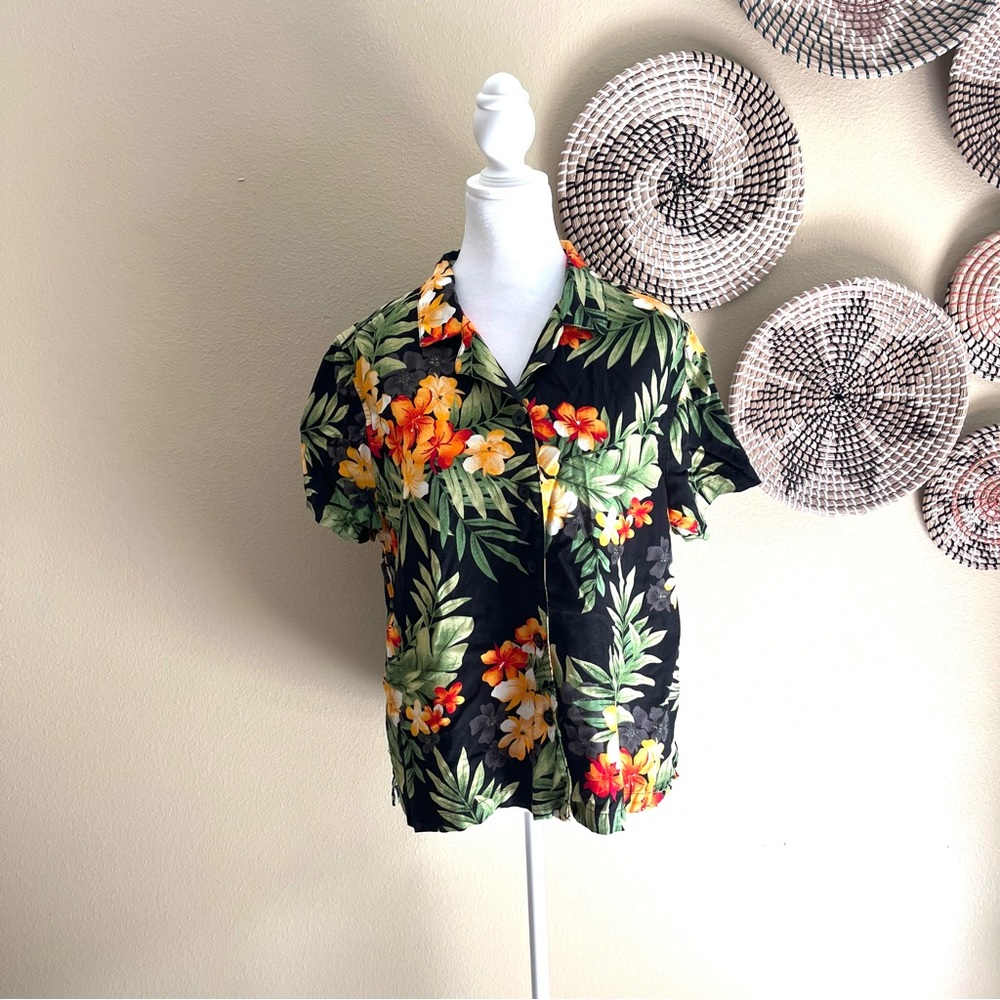 White Stag Black Hawaiian Style Two Piece Shirt and Pant Set Large